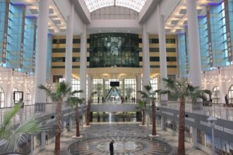 Le 26 février, la salle de l'opéra accueillera le spectacle "Fi Bahr Ettoubou" (immersion dans les modes), s'inscrivant dans le cadre des concerts périodiques de Beit al-malouf.