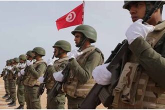 Le ministère de la Défense a, en outre, précisé que les jeunes doivent se rendre directement aux centres régionaux de recrutement et de mobilisation situés à Tunis, Sousse, Béja, Gabès et Kasserine et doivent y présenter leur carte d'identité nationale (CIN).