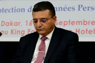 Ancien secrétaire général puis vice-président de l’Association tunisienne de droit constitutionnel (ATDC), Chawki Gaddes s’est distingué par son expertise et son engagement en faveur des libertés individuelles à l’ère numérique.
