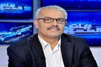 Le syndicaliste estime que cela permettra de trouver la solution susceptible de redonner espoir aux Tunisiens pour réaliser leurs rêves et leurs aspirations, étant épuisés depuis plus de 14 ans.