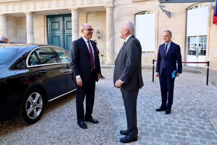 Nabil Ammar a expliqué l'importance de la préservation des relations amicales entre la France et la Tunisie. Il a souligné qu'il faut éviter tout incident qui pourrait entacher la relation entre les deux pays.