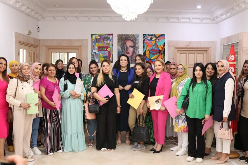 D’après le communiqué, le programme RAIDET vise à promouvoir l'entrepreneuriat féminin à travers l’octroi de crédits pouvant atteindre 300 000 dinars.