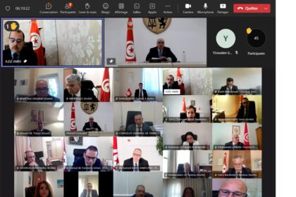 Ammar qui s'exprimait au cours d'une réunion organisée à distance, a exhorté les diplomates tunisiens a œuvrer à la consolidation et le raffermissement des relations entre la Tunisie, les pays frères et amis, les organisations régionales et internationales et les espaces d'appartenance de la Tunisie.
