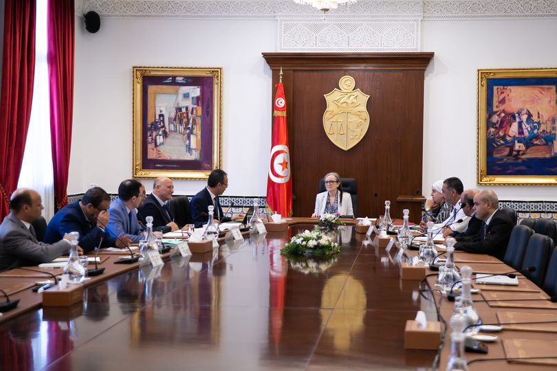 Bouden a dans ce cadre souligné l'impératif d'unifier les efforts des différents intervenants afin de faciliter les procédures administratives et assurer une digitalisation des services destinés aux investisseurs de façon à promouvoir les opportunités d'investissement.