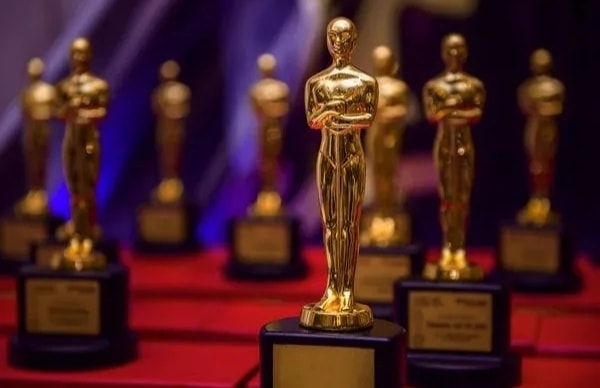 Les producteurs dont les films correspondent aux critères définis par l’Académie des Oscars doivent déposer une demande écrite au bureau d’ordre du CNCI à la Cité de la culture à Tunis. 