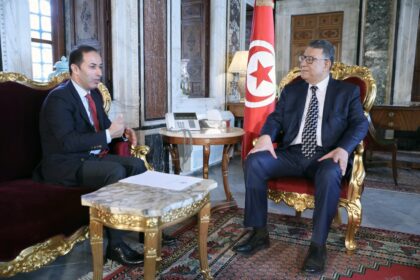 Il a, en outre, souligné la volonté de son pays de développer ces relations dans tous les domaines. Il a rappelé la tenue, en Jordanie, de la prochaine réunion de la commission mixte tuniso-jordanienne. Cette réunion, a-t-il dit, sera l'occasion de renforcer les relations bilatérales par la signature de nouveaux accords dans différents domaines, ouvrant ainsi de nouvelles perspectives de coopération entre les deux pays