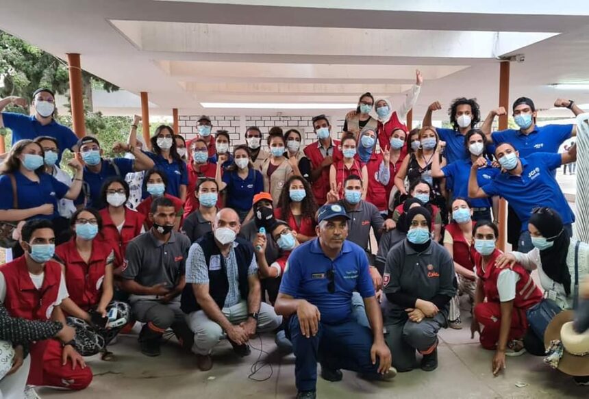 A cet égard, le secrétaire général du Croissant-Rouge-Ezzahra, Mohamed Ali Ben Rejeb, a indiqué à la TAP, que la campagne qui se poursuit jusqu'au 20 août courant, vise à la collecte de colis scolaires contenant diverses fournitures au profit de 64 élèves de la région.