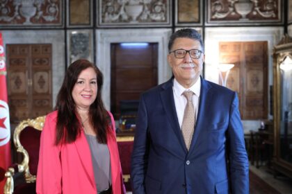 L'ambassadrice a souligné le souci partagé par les deux pays de consolider les relations bilatérales, en particulier dans les domaines de l'éducation, la santé, la culture et le sport, lit-on dans un communiqué du Parlement.