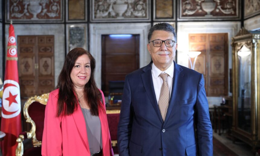 L'ambassadrice a souligné le souci partagé par les deux pays de consolider les relations bilatérales, en particulier dans les domaines de l'éducation, la santé, la culture et le sport, lit-on dans un communiqué du Parlement.