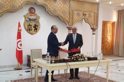 Les deux parties ont insisté sur l'importance du rôle de la commission mixte de suivi dans l'application de l'ensemble des points contenus dans le mémorandum d'entente et dans l'aplanissement des difficultés qui pourraient entraver le bon déroulement de l'opération de vote à l'étranger.