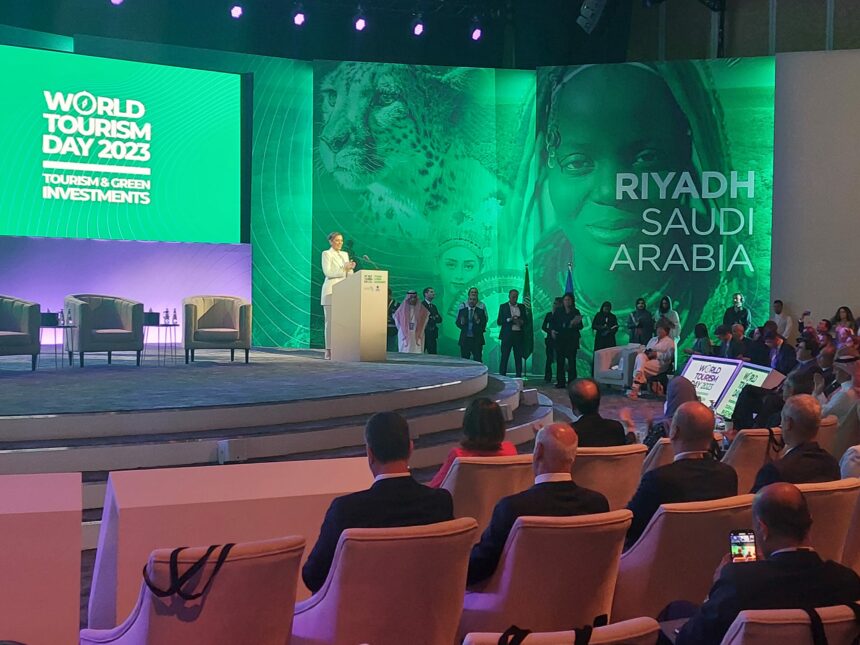 Les participants à cette rencontre ont souligné l'impératif d'unifier les efforts et de mobiliser tous les moyens disponibles pour assurer le développement du tourisme durable.