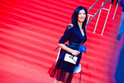 La ligne éditoriale de la chaîne Cnews est conservatrice avec des tendances identitaires et a déjà été sanctionnée par le Conseil supérieur de l’audiovisuel, pour incitation à la haine.