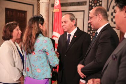 La deuxième décennie arabe comprend dix-sept axes portant, notamment, sur la législation, les politiques, les services sociaux, de santé et d’éducation, la garantie d’une vie autonome, outre la participation à la vie politique, aux activités culturelles et sportives.