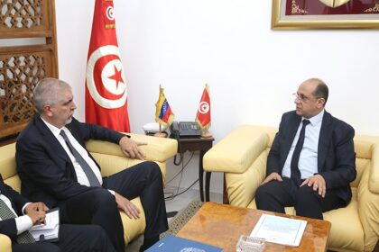 Zahi a mis l'accent sur l'importance de s'inspirer du programme vénézuélien "EL Sistema", d'aide aux enfants en difficulté, sociale ou familiale, par l'éducation musicale intensive.