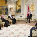 Il a insisté sur le souci d'alléger les procédures et de fournir des services de qualité aux pèlerins tunisiens avec une coordination optimale entre le ministère du Hajj et de la Omra, en Arabie saoudite et le ministère des Affaires religieuses.