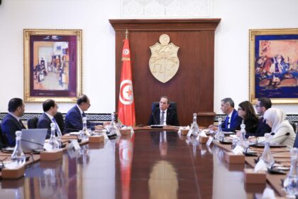 Pour rappel, l’ancien président de l’INPDP Chawki Gaddes avait déclaré que les Tunisiens risquent d’être privés de voyage à l’orée 2024 faute de passeport biométrique.