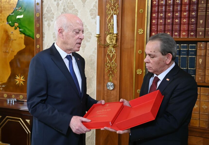 Cette rencontre a, par ailleurs, été l’occasion de discuter des projets de sociétés citoyennes proposés par nombre de citoyens dans plusieurs régions du pays et les obstacles auxquels ils font face pour réaliser ces projets.