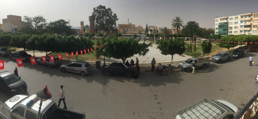 Le candidat Samir Ghilani, 37 ans, formé en génie civile, s'est engagé á régulariser la situation foncière des habitants de la région, en vue de les intégrer dans le circuit économique.