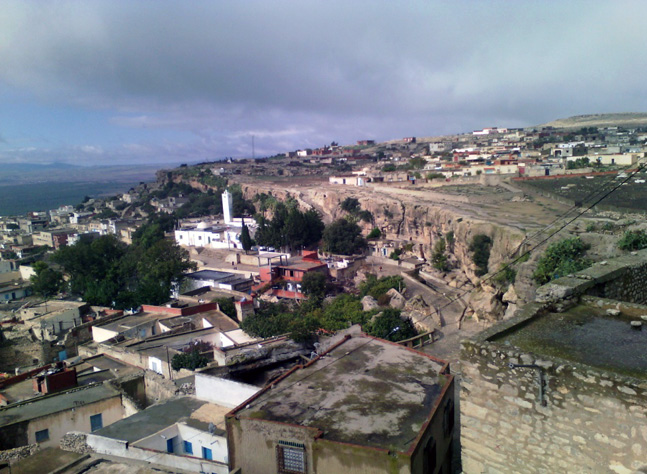Le candidat Fethi Tej, sur la circonscription de Kesra, a entamé sa campagne à travers un contact direct avec les citoyens.