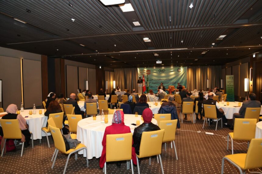 De son côté, le responsable du secrétariat technique du conseil des ministres arabes des affaires sociales Tarak Naboulsi a exprimé la disposition de la ligue des états arabes à renforcer l'action commune avec la Tunisie dans le domaines social et dans les secteurs de la formation des cadres dans ce domaine.