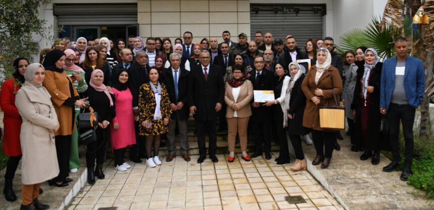 A cette occasion, Boughdiri a appelé à la nécessité de promouvoir davantage les projets numériques et de récompenser les enseignants qui se sont distingués dans le secteur numérique