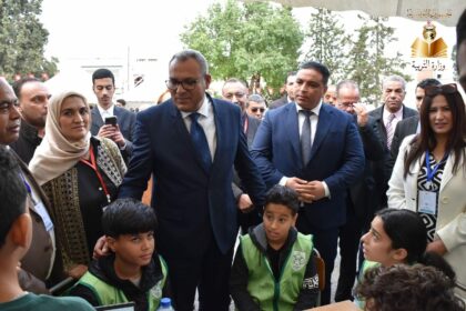 La consultation nationale sur la réforme du système de l’éducation et de l’enseignement qui se déroule du 15 septembre 2023 au 15 décembre 2023, s’inscrit dans le cadre des efforts de l’Etat pour établir une vision globale de la réforme du système éducatif à ses différentes étapes (préscolaire, éducation de base, enseignement secondaire, formation professionnelle et enseignement supérieur).