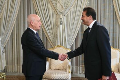 De son coté, la diplomate nigériane a exprimé sa profonde gratitude et ses remerciements au chef de l’Etat et aux autorités tunisiennes, sans exception, pour toute l’attention dont elle a bénéficié durant sa mission en Tunisie.