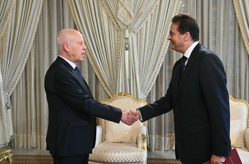 De son coté, la diplomate nigériane a exprimé sa profonde gratitude et ses remerciements au chef de l’Etat et aux autorités tunisiennes, sans exception, pour toute l’attention dont elle a bénéficié durant sa mission en Tunisie.