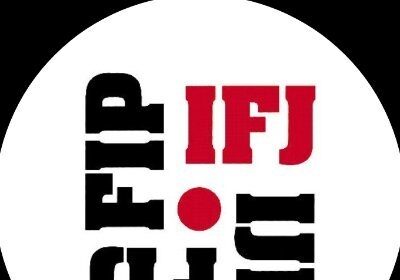 La FIJ a également exhorté le président de la République à œuvrer à la libération des journalistes Zied el Heni, Khalifa Guesmi et Shadha Hadj Mbarek.