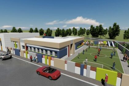 Ce nouveau club comprend également un espace extérieur de 50 mètres carrés et offre aux enfants de la région des chances égales d'accès aux services socio-éducatifs, d'animation et de divertissement.