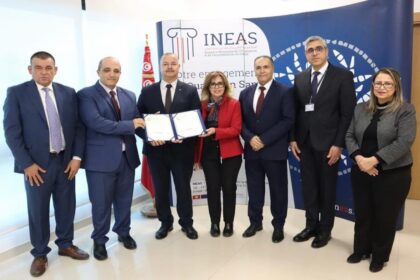 Dans ce contexte, il a mis l’accent sur la nécessité de garantir une bonne gestion des ressources humaines et financières des établissements publics de santé saluant les efforts de tous les professionnels de la santé à l'hôpital « Sahloul » à Sousse.