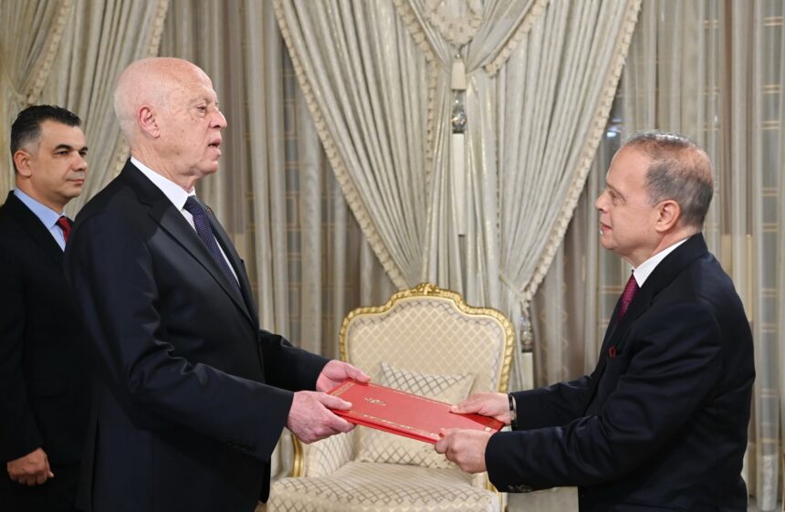 Mourad Bourhila est un énarque né à Tunis en 1960.