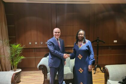 Le ministre s'est félicité des relations diplomatiques entre les deux pays frères, qui célèbrent cette année le 60ème anniversaire de leur établissement.