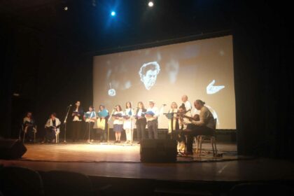 Le choeur de chants grecs