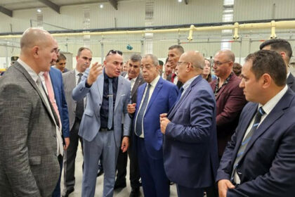 "Il ne faut pas se contenter du marché local et aller prospecter en Mauritanie, en Tunisie et en Libye pour écouler ces produits", leur dira-t-il.