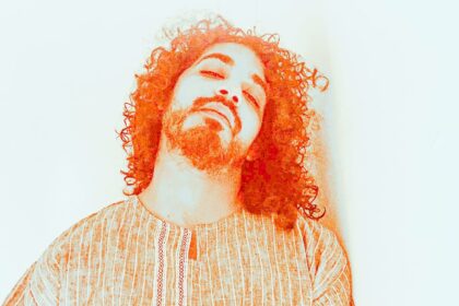 Dans cette nouvelle création chorégraphique, Wael Marghni a rassemblé un casting composé de danseurs du Ballet de l'Opéra de Tunis.