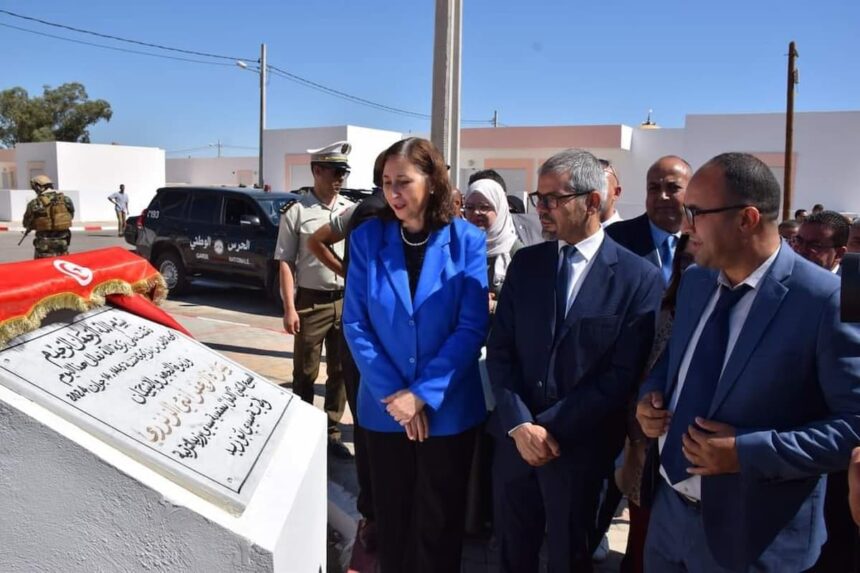 La ministre a fait savoir que la remise des contrats a été effectuée après vérification de la liste des bénéficiaires, ajoutant que son département a veillé à les leur remettre avant l'aid.