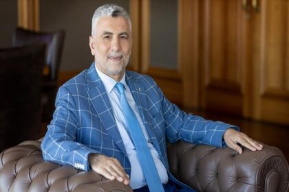 Le ministre turc a souligné l'engagement des deux gouvernements à soutenir le secteur privé et à identifier des solutions à tous les obstacles en vue de créer un nouveau partenariat basé sur le développement du commerce et des investissements dans les deux pays.