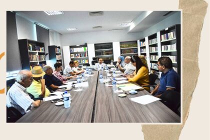 Ce colloque se propose d'essayer d'éclairer sur l'acte de traduction et les influences réciproques qu'il implique et qui varient selon qu'il s'agit de la société d'aujourd'hui ou de la société de demain.