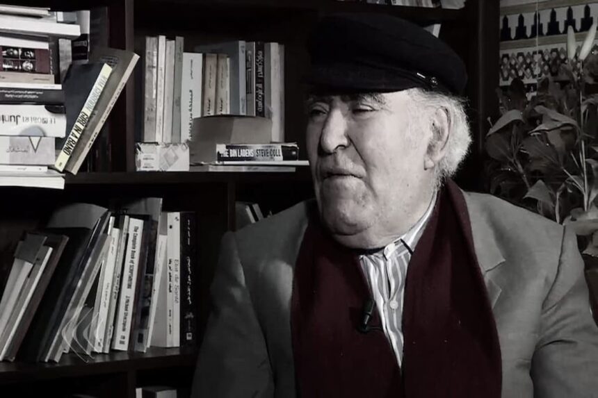 A son retour en Tunisie, il a rejoint la Faculté des sciences humaines et sociales de Tunis pour enseigner dans sa spécialité l'histoire médiévale du Maghreb arabe.