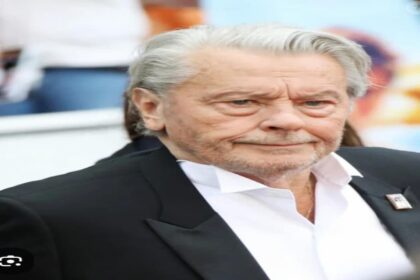 Ses trois enfants, Anthony (59 ans), Anouchka (33 ans) et Alain-Fabien (29 ans), ont exprimé des divergences concernant l’état de santé de leur père et la gestion de ses soins, causant des conflits largement médiatisés.