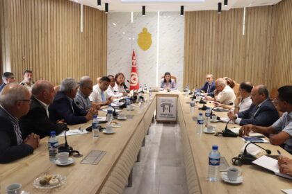 Et d’ajouter que la lutte contre ce phénomène s'inscrit dans le cadre de la consécration de la transparence des transactions et de l’équité entre tous les acteurs économiques, ainsi que le renforcement de la concurrence loyale.