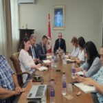 Par ailleurs, le ministre a appelé à coordonner au mieux avec toutes les parties prenantes, y compris les délégations diplomatiques et les structures tunisiennes à l’étranger, afin d’assurer le rayonnement de l'image de la Tunisie à l'étranger.