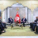 Il a, à cette occasion, fait part du soutien de la Tunisie à tous les efforts visant à trouver un règlement global et durable garantissant la sécurité, la stabilité et l'unité de la Libye, ainsi que la souveraineté de son peuple.