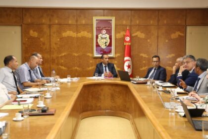 Les participants ont souligné, aussi, l’impératif de lancer des campagnes de sensibilisation auprès des citoyens pour les inciter à  préserver le service public du transport.