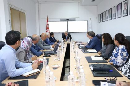 Mustapha Ferjani à la Pharmacie centrale