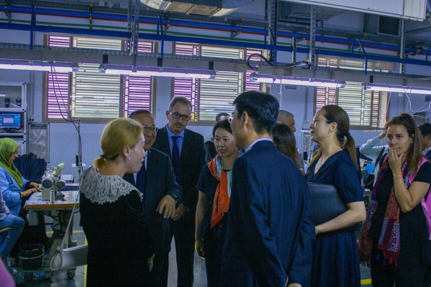 Le secteur du Textile et de l’Habillement est considéré comme l’un des piliers de l’économie nationale. En effet, la Tunisie accueille, actuellement, plus de 1530 entreprises dont 1200 sont partiellement ou totalement destinées à l’export et avec une capacité d’employabilité de plus de 158 000 postes d’emploi, selon l'agence.