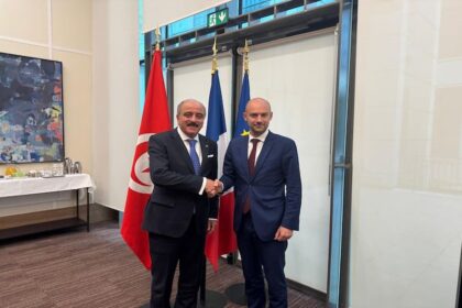 Les deux ministres ont, également, échangé leurs points de vue sur diverses questions régionales et internationales d'intérêt commun, en particulier la situation humanitaire tragique dans la bande de Gaza.