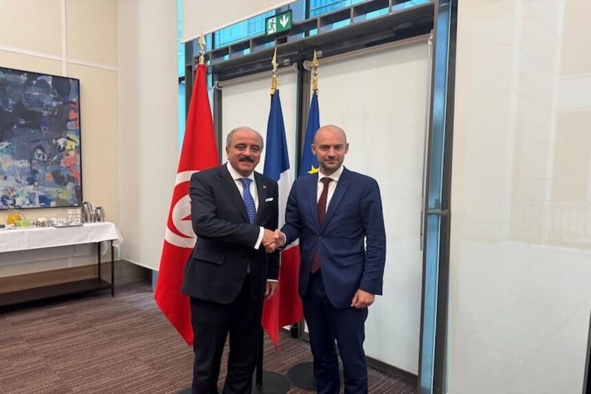 Les deux ministres ont, également, échangé leurs points de vue sur diverses questions régionales et internationales d'intérêt commun, en particulier la situation humanitaire tragique dans la bande de Gaza.