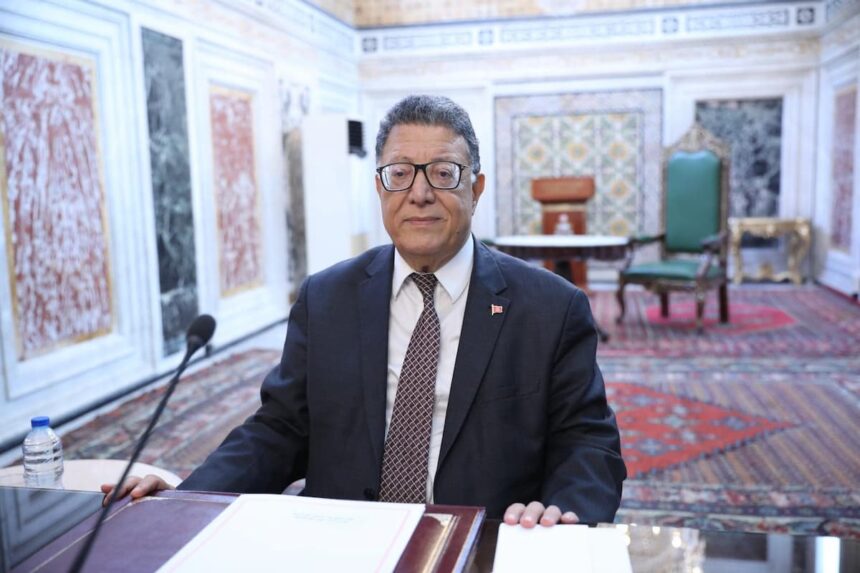 Le bureau a décidé de convoquer une réunion des présidents, mardi prochain, afin d'établir une vision commune concernant ces questions. L'activité extérieure du parlement a aussi fait partie des débats lors de la réunion.